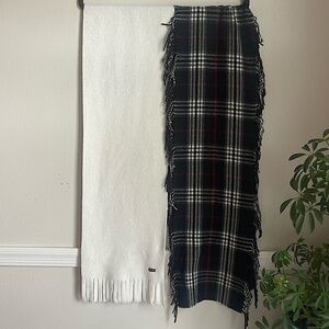 3/$20 💥 Bundle of 2 Cozy Knit Scarves